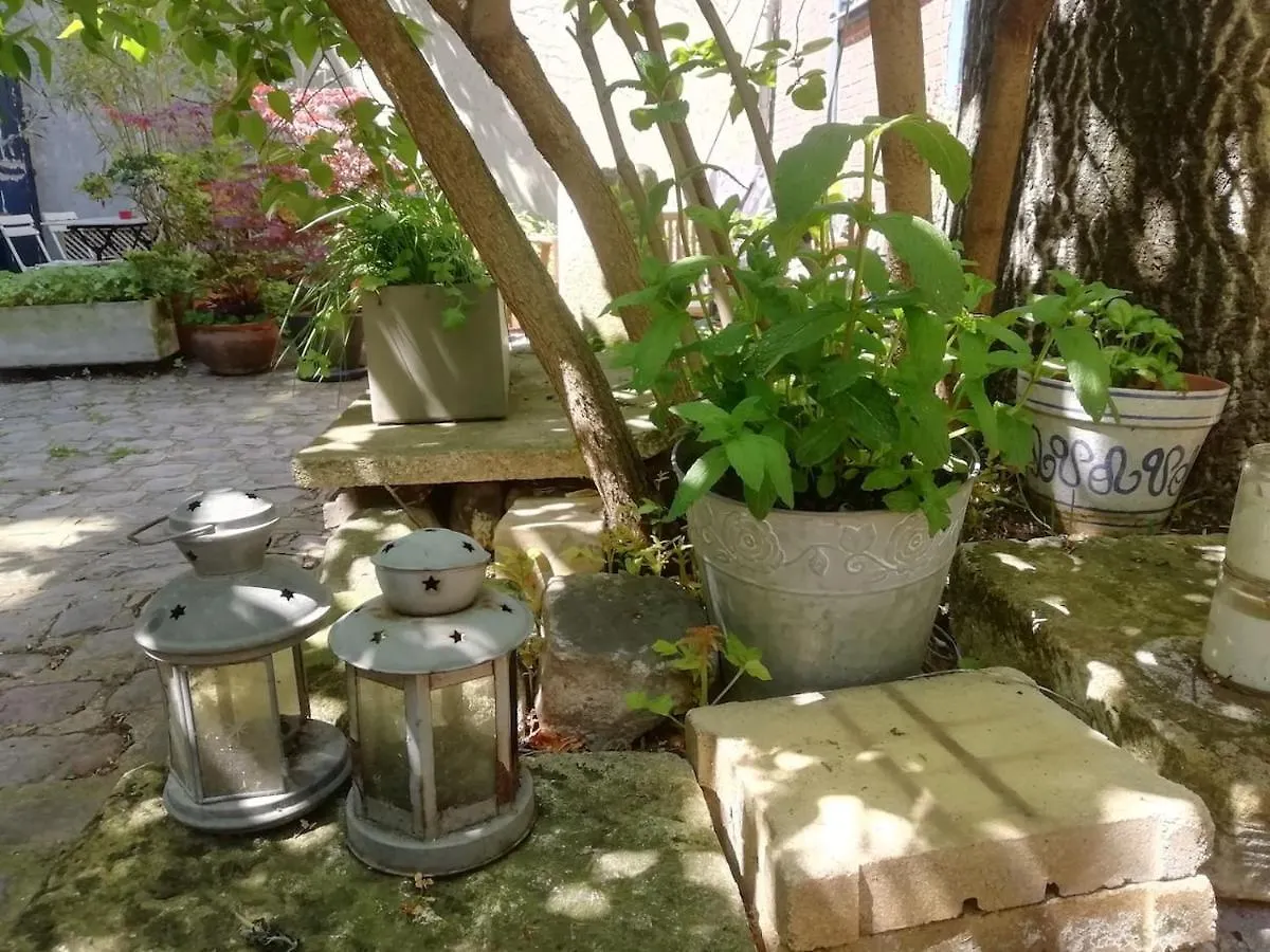Hébergement de vacances Villa Atelier D'Artiste - Loft With Garden Center Of Paris